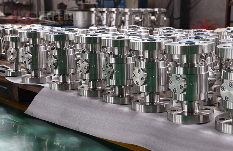 What are the characteristics of forged steel ball valves?